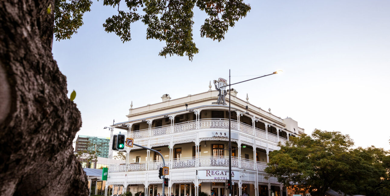 Regatta Hotel Turns 150 Years Old - Barcats