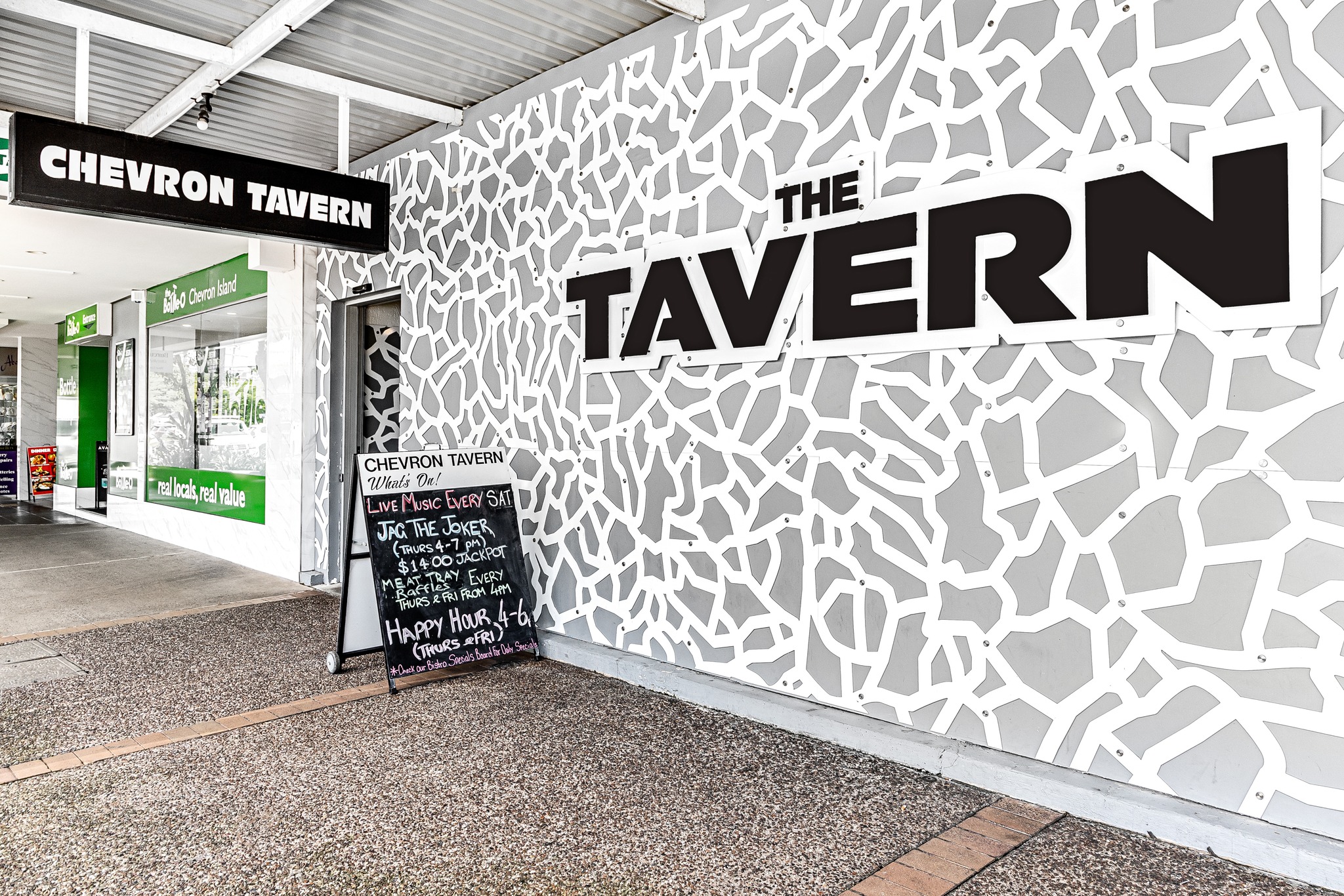 Apply Now Bar Staff At Chevron Tavern Surfers Paradise QLD Barcats   The Tavfront 